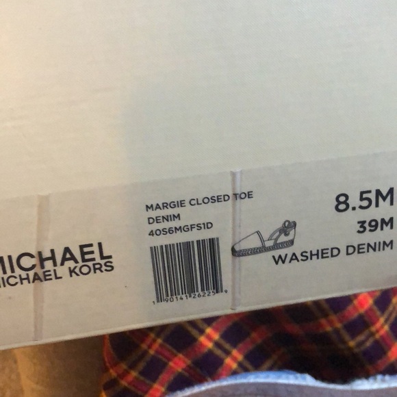 Micheal Kors lace up platforms - Picture 6 of 8